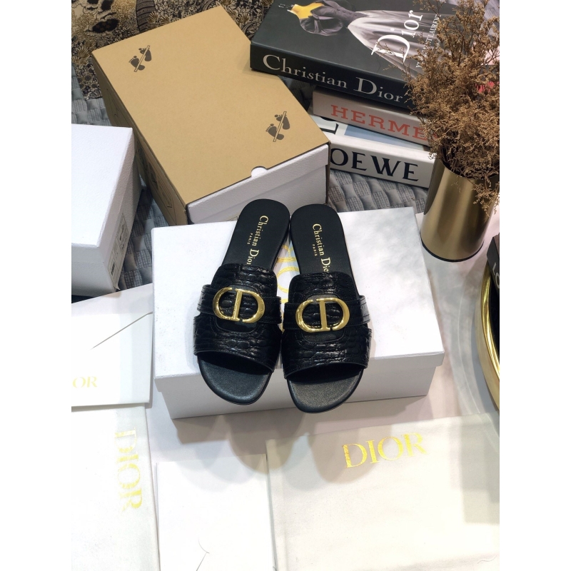 ch**an D*or slippers